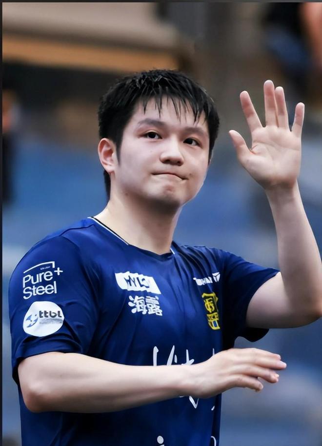 站在球员侧 站在球员侧